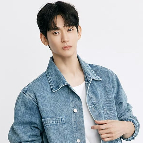 Recent activity shot of Kim Soohyun