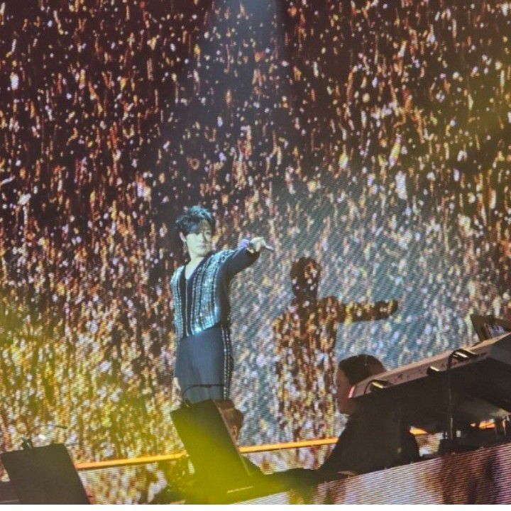 A moment captured by a fan of Kang Moonkyung