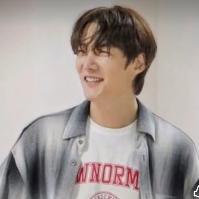 최진혁 최근 활동샷