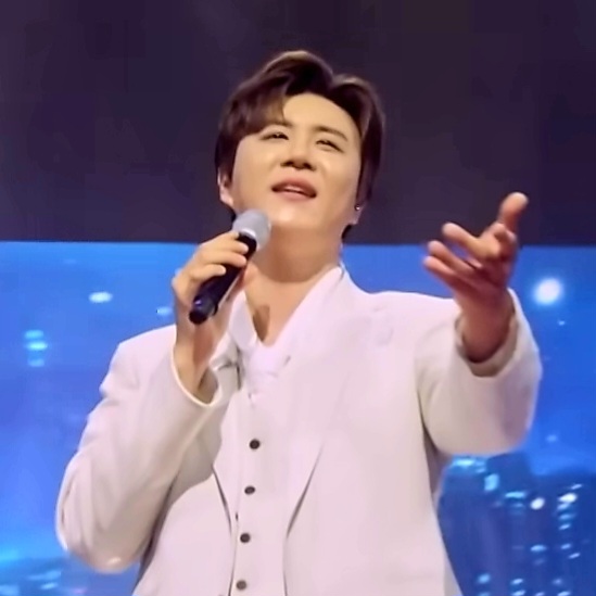 チン・ヘソンの最新写真