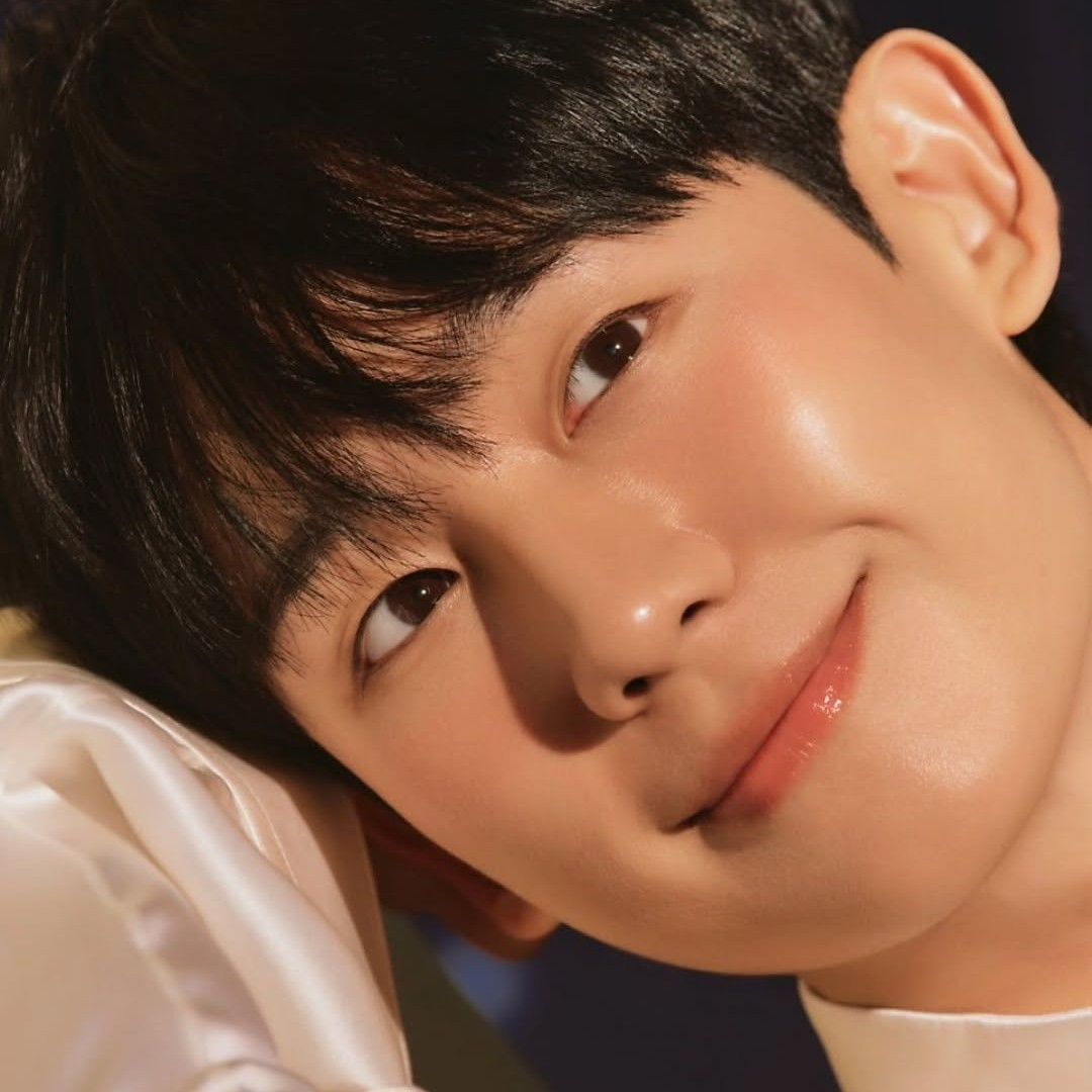 Recent activity shot of Jung Haein