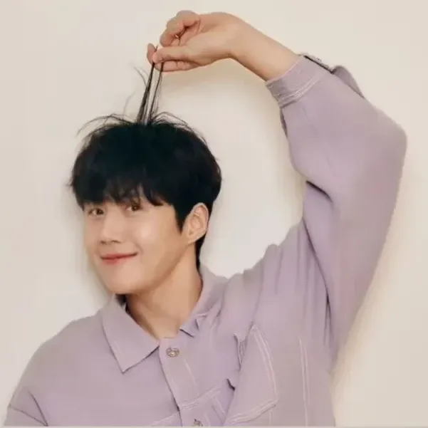 Foto kegiatan terbaru dari Kim Seonho