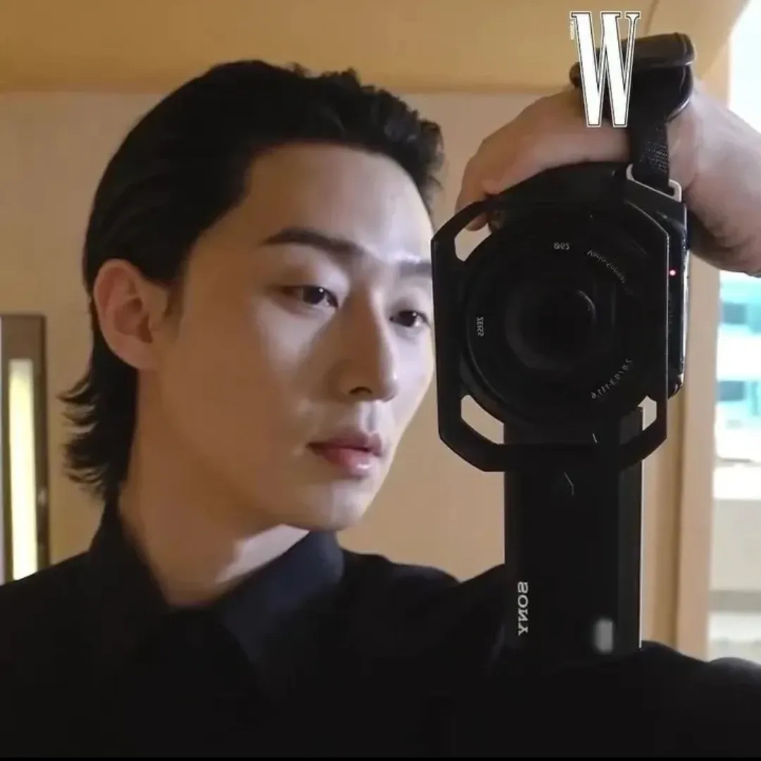 Behind-the-scenes cut of Park Seojoon