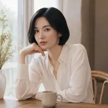 Recent activity shot of Song Hyekyo