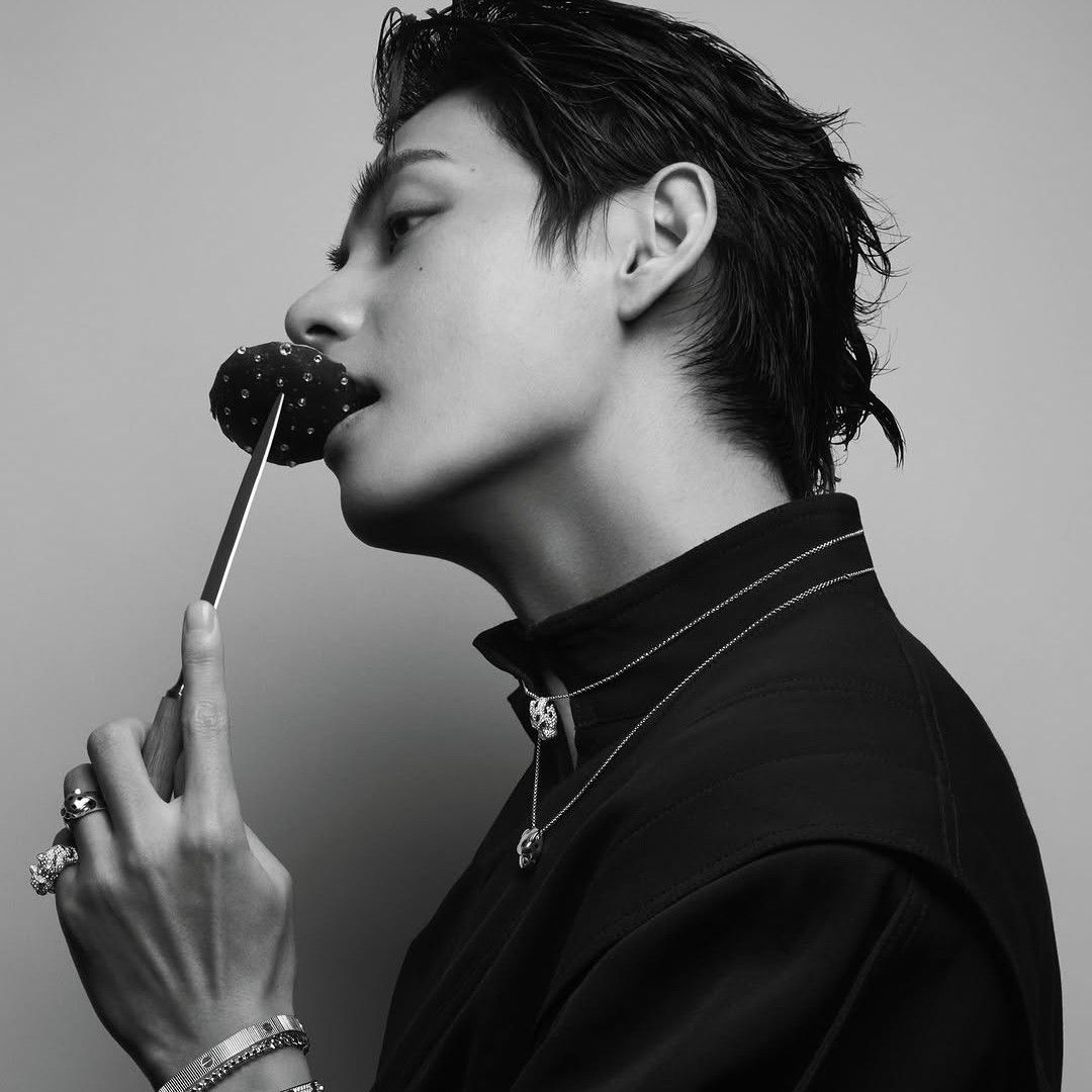 Recent activity shot of Kim Taehyung (V)