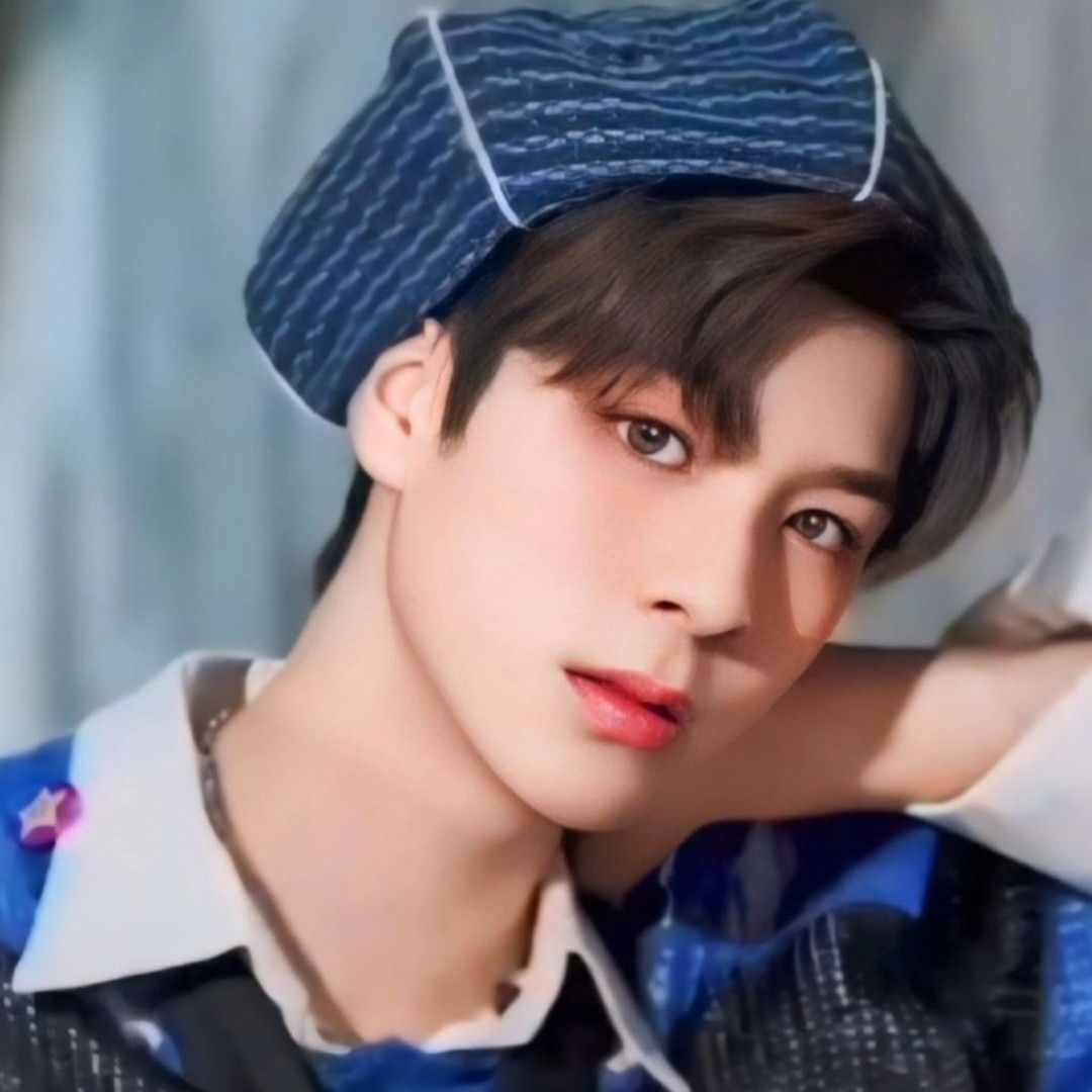 Recent activity shot of Jeong Dongwon