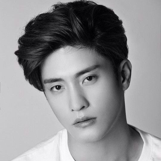 A moment captured by a fan of Sunghoon