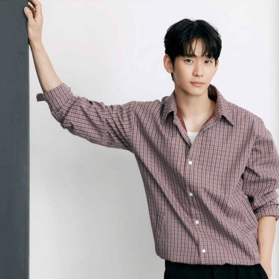 A moment captured by a fan of Kim Soohyun