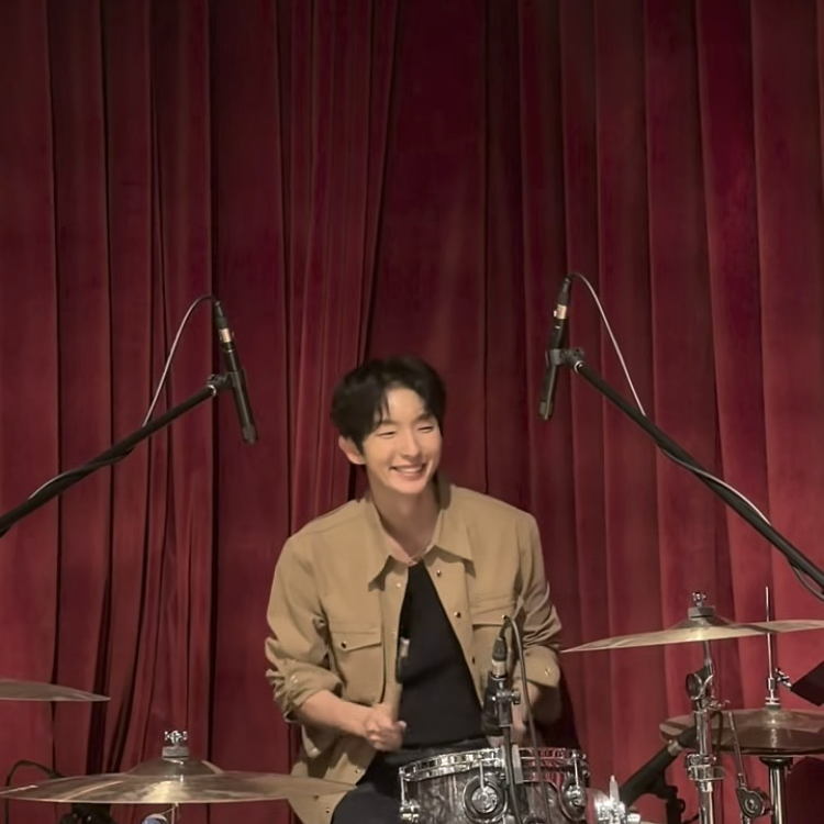 Latest photo of Lee Joongi