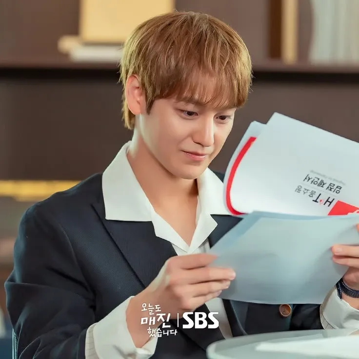 Behind-the-scenes cut of Kim Bum