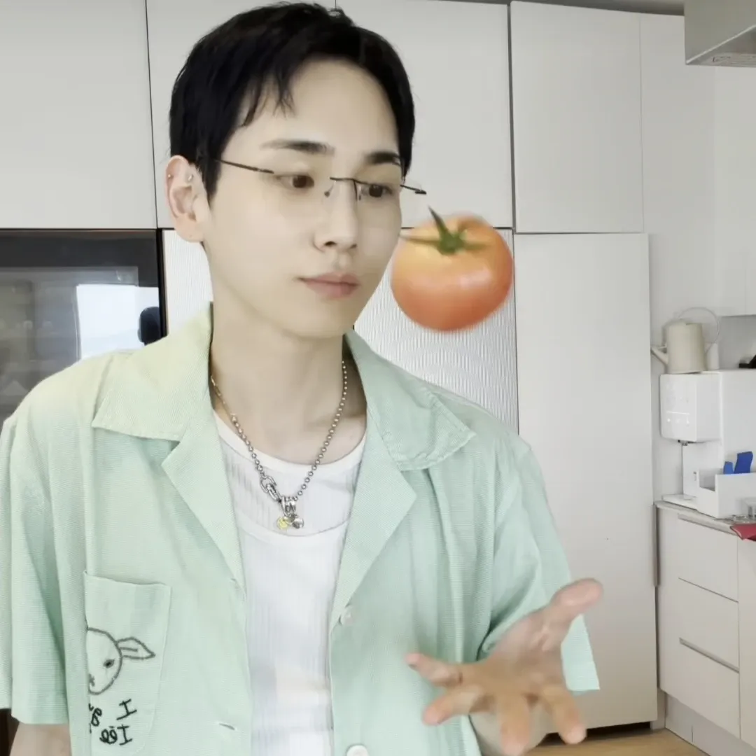 Behind-the-scenes cut of Key