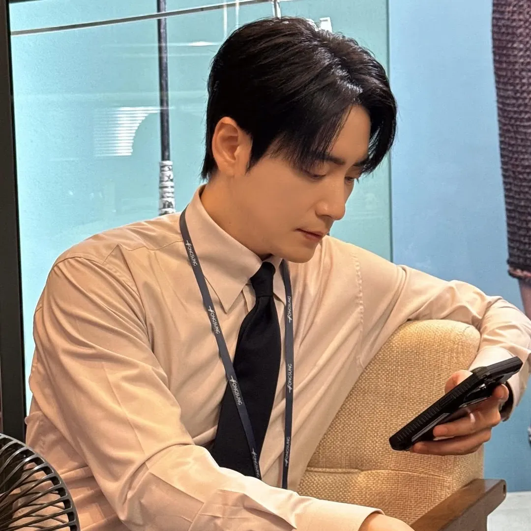 A moment captured by a fan of Lee Joonhyuk