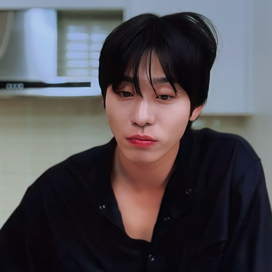 Recent activity shot of Ahn Hyoseop