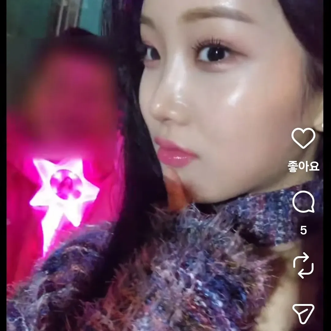 Behind-the-scenes cut of Kim Soyeon (2004)
