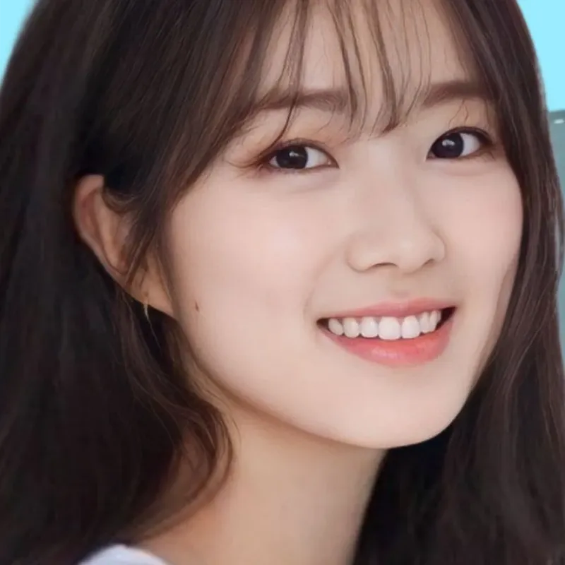 Behind-the-scenes cut of Kim Hyeyoon
