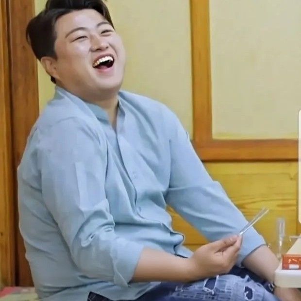 粉絲拍下的金浩中瞬間