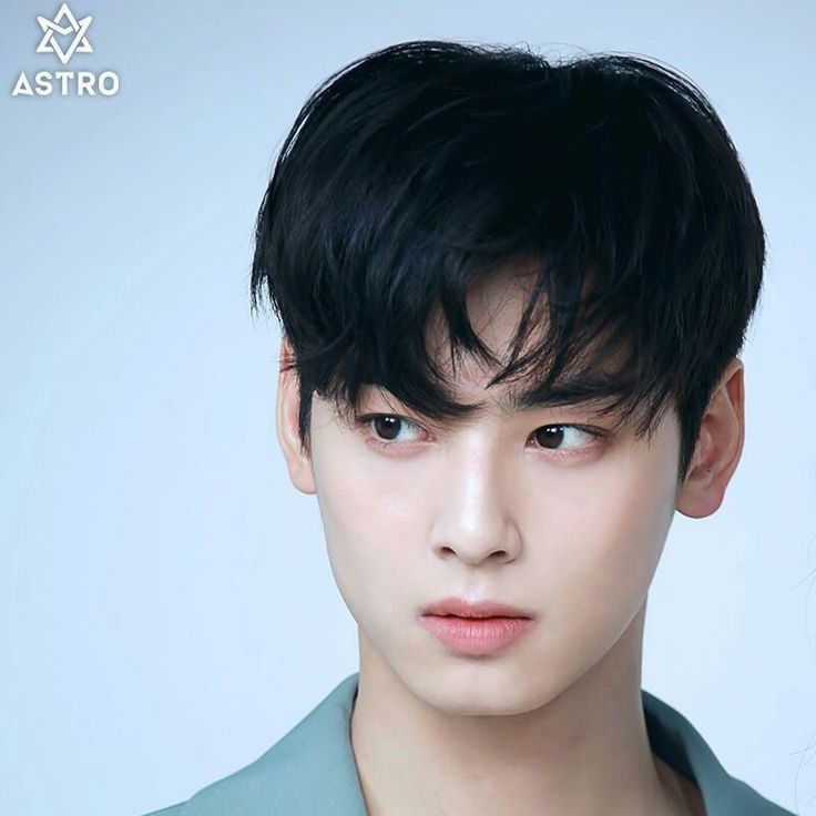 A moment captured by a fan of Cha Eunwoo