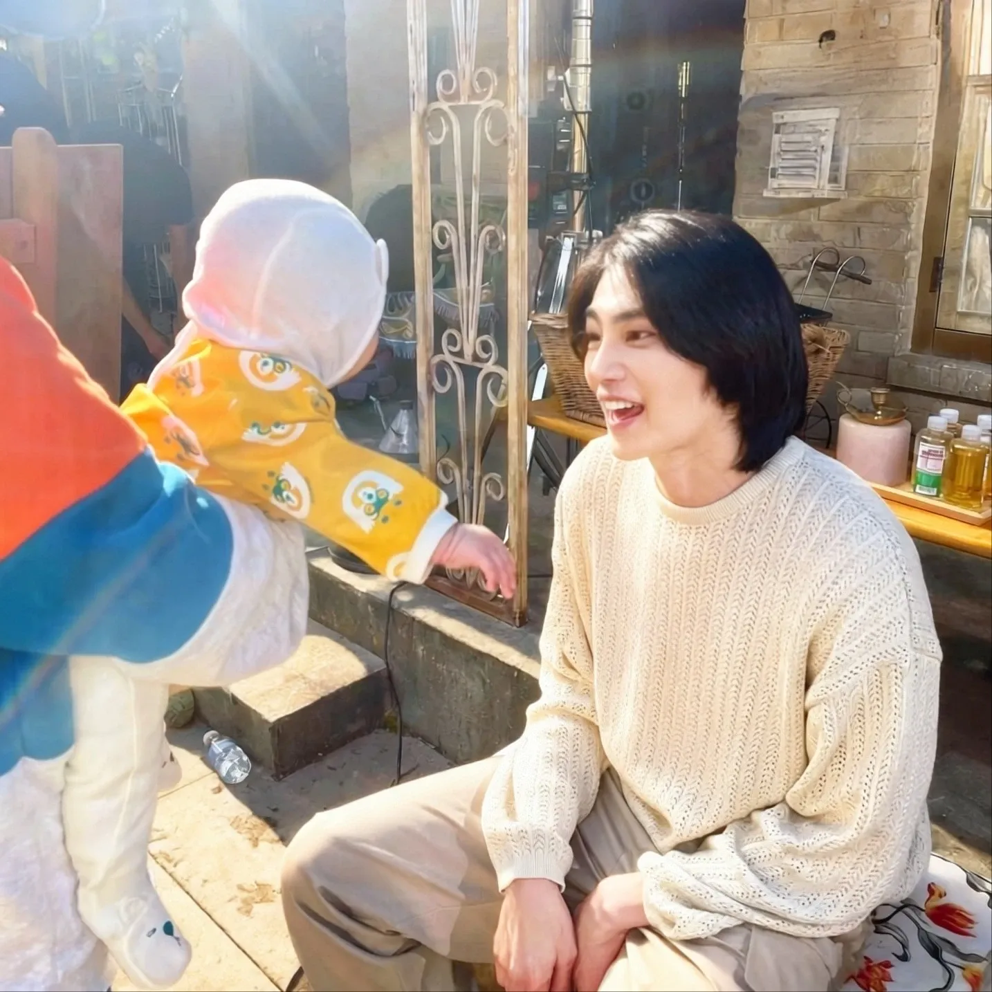 Behind-the-scenes cut of Kim Jaeyoung