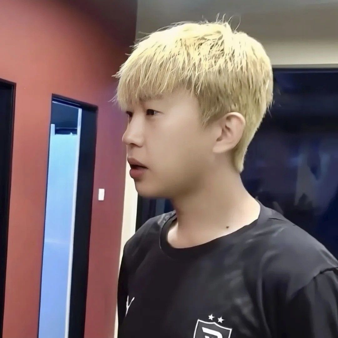 Momen yang diabadikan oleh penggemar Lim Youngwoong