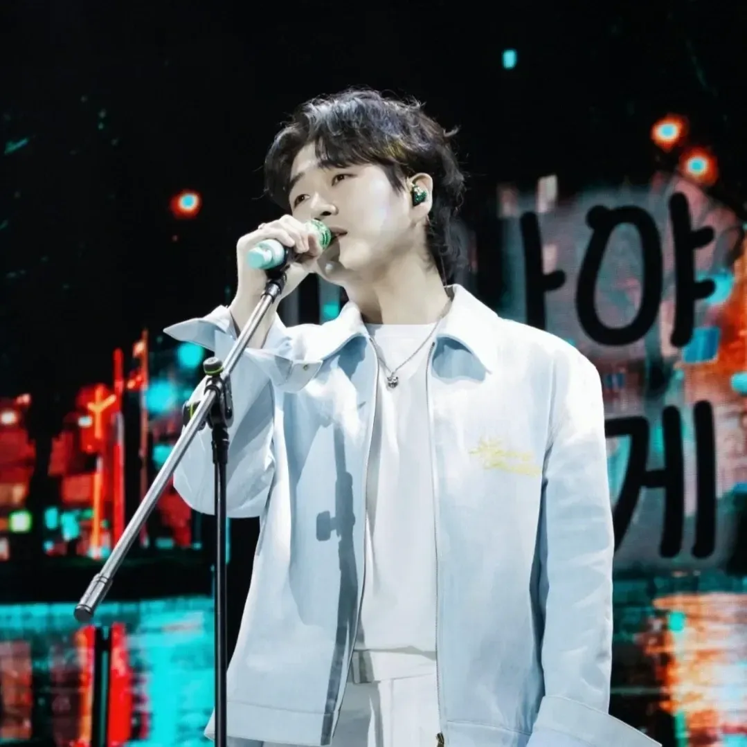 Latest photo of Hwang Youngwoong