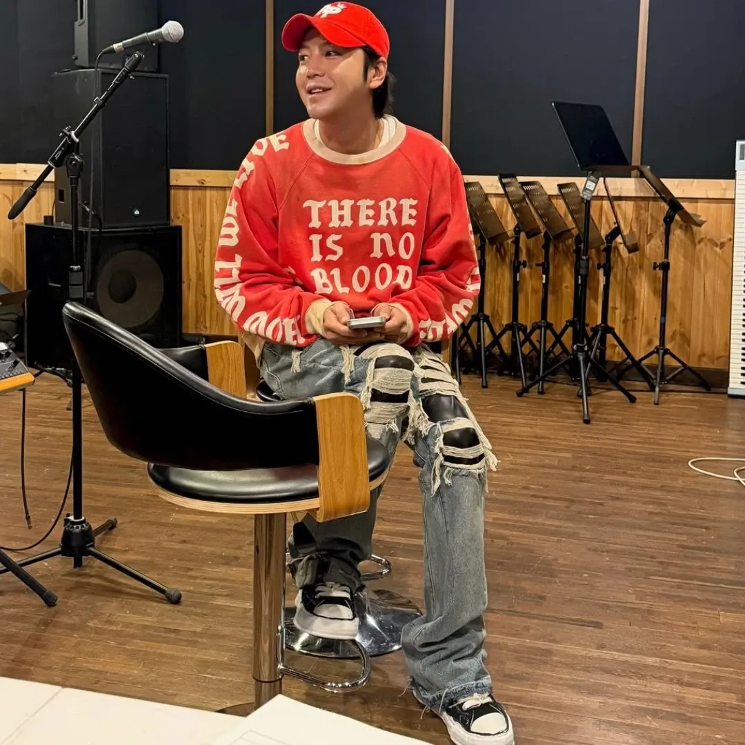 Latest photo of Jang Geunsuk