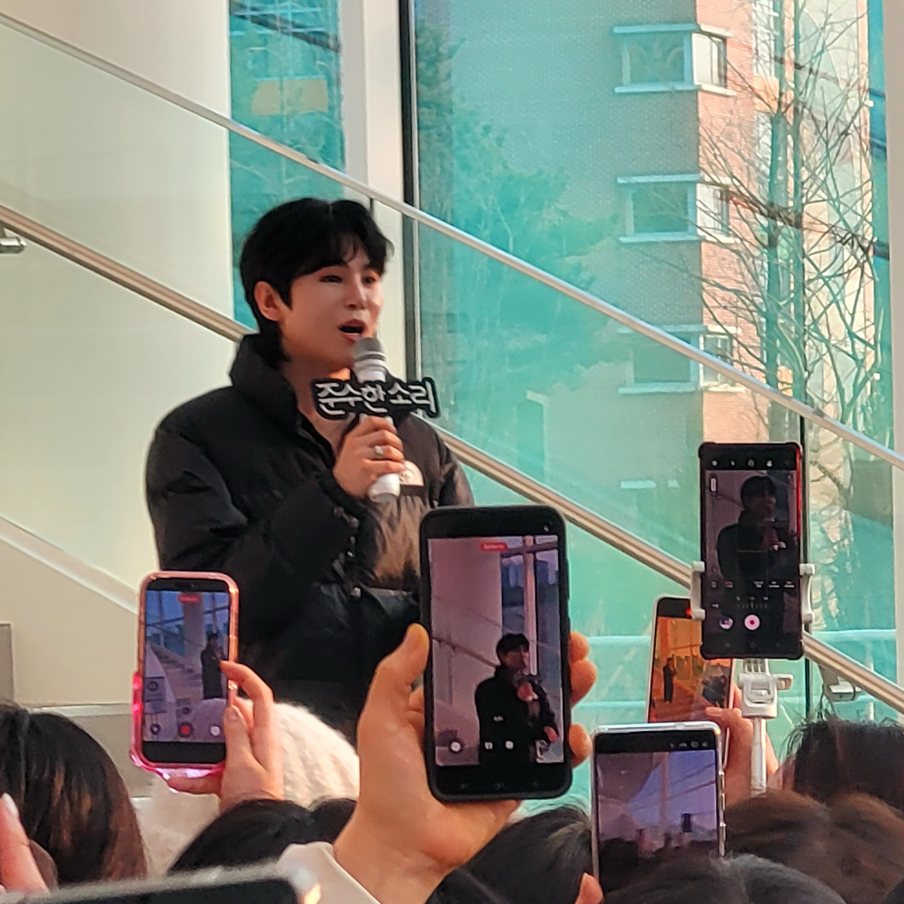 Behind-the-scenes cut of Kim Junsu (1991)