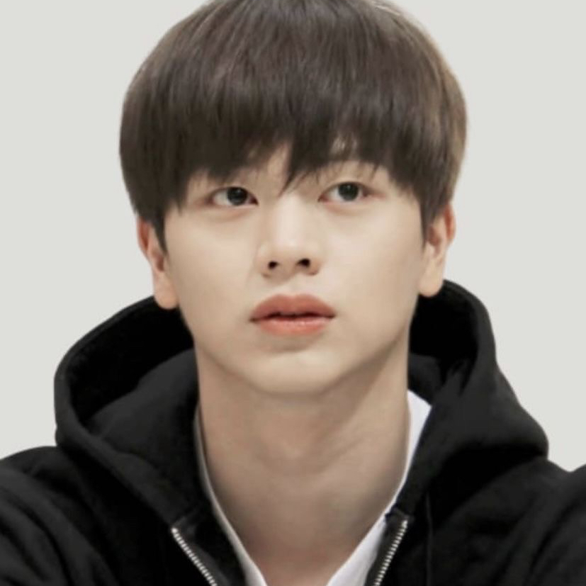 Latest photo of Yook Sungjae