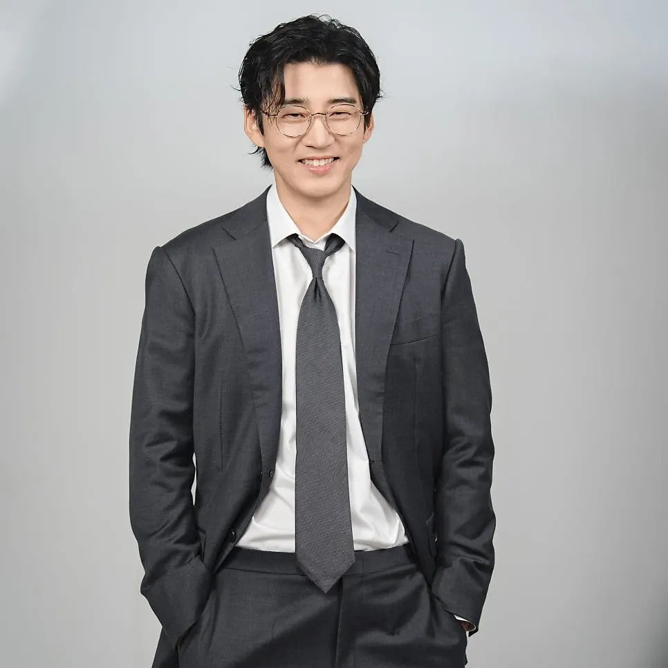 Latest photo of Yoon Gyesang 