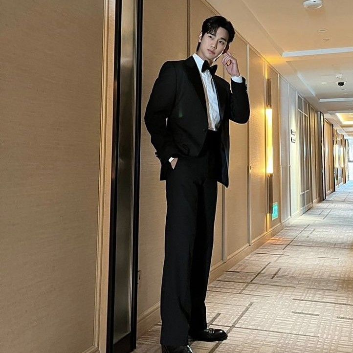 Behind-the-scenes cut of Kim Soohyun