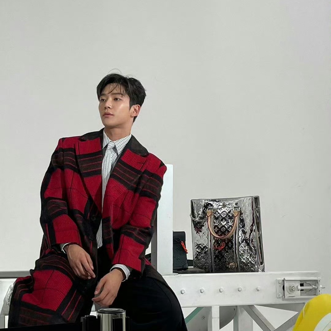 Foto kegiatan terbaru dari Rowoon