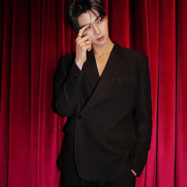 Latest photo of Dunk Natachai Boonprasert