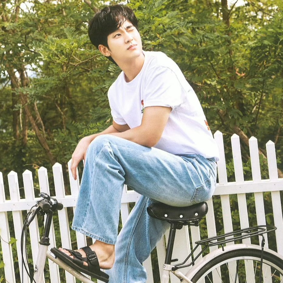 A moment captured by a fan of Kim Soohyun