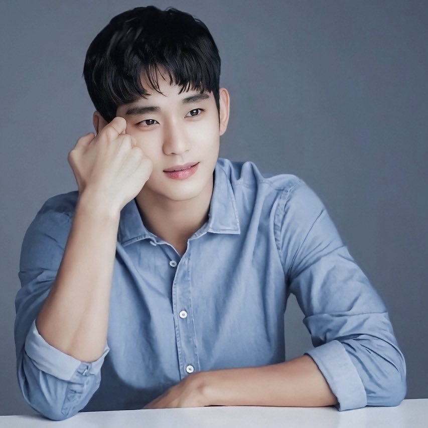 A moment captured by a fan of Kim Soohyun