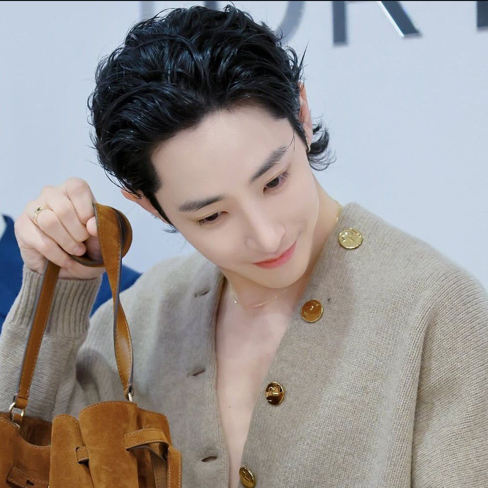 A moment captured by a fan of Lee Soohyuk