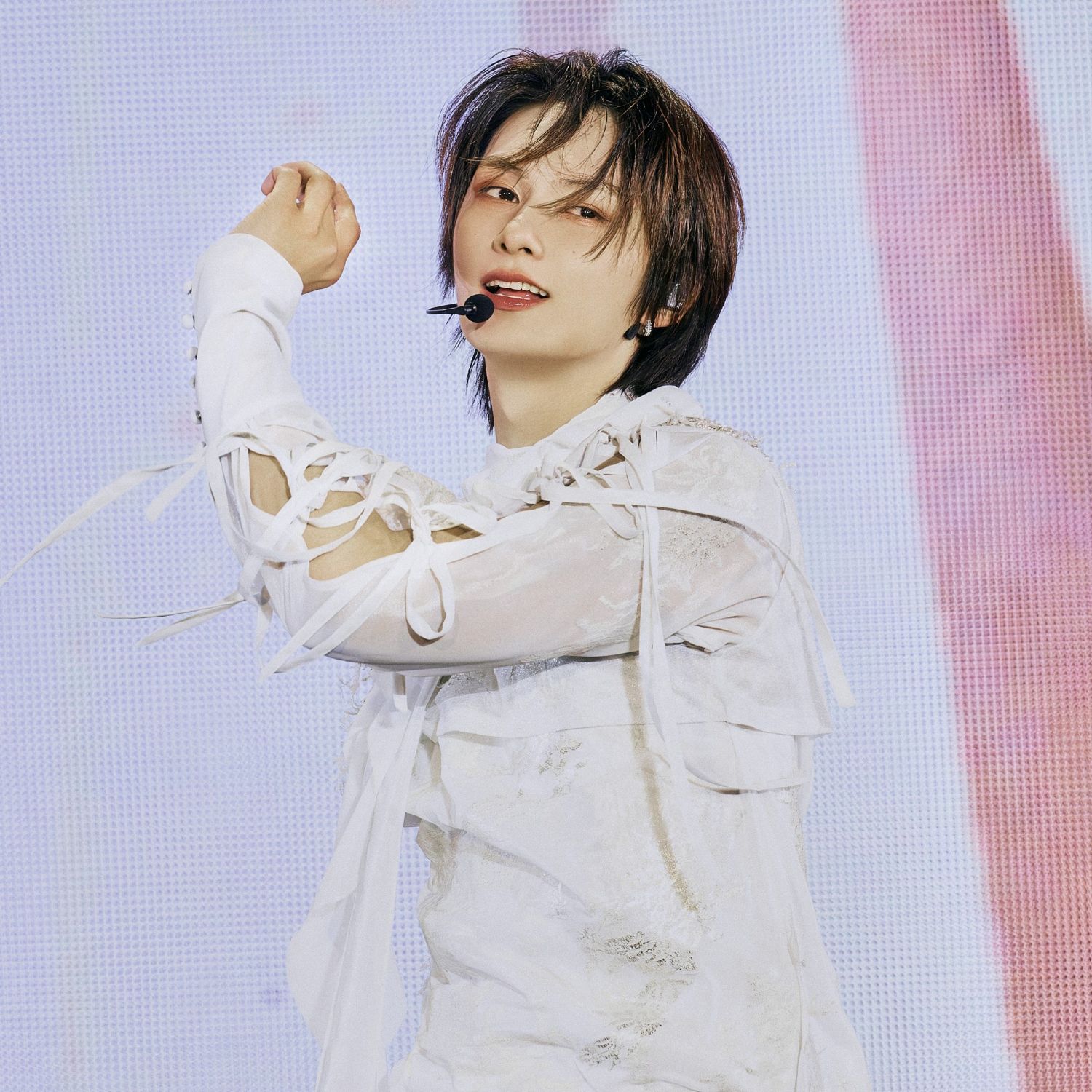 Behind-the-scenes cut of Wen Junhui