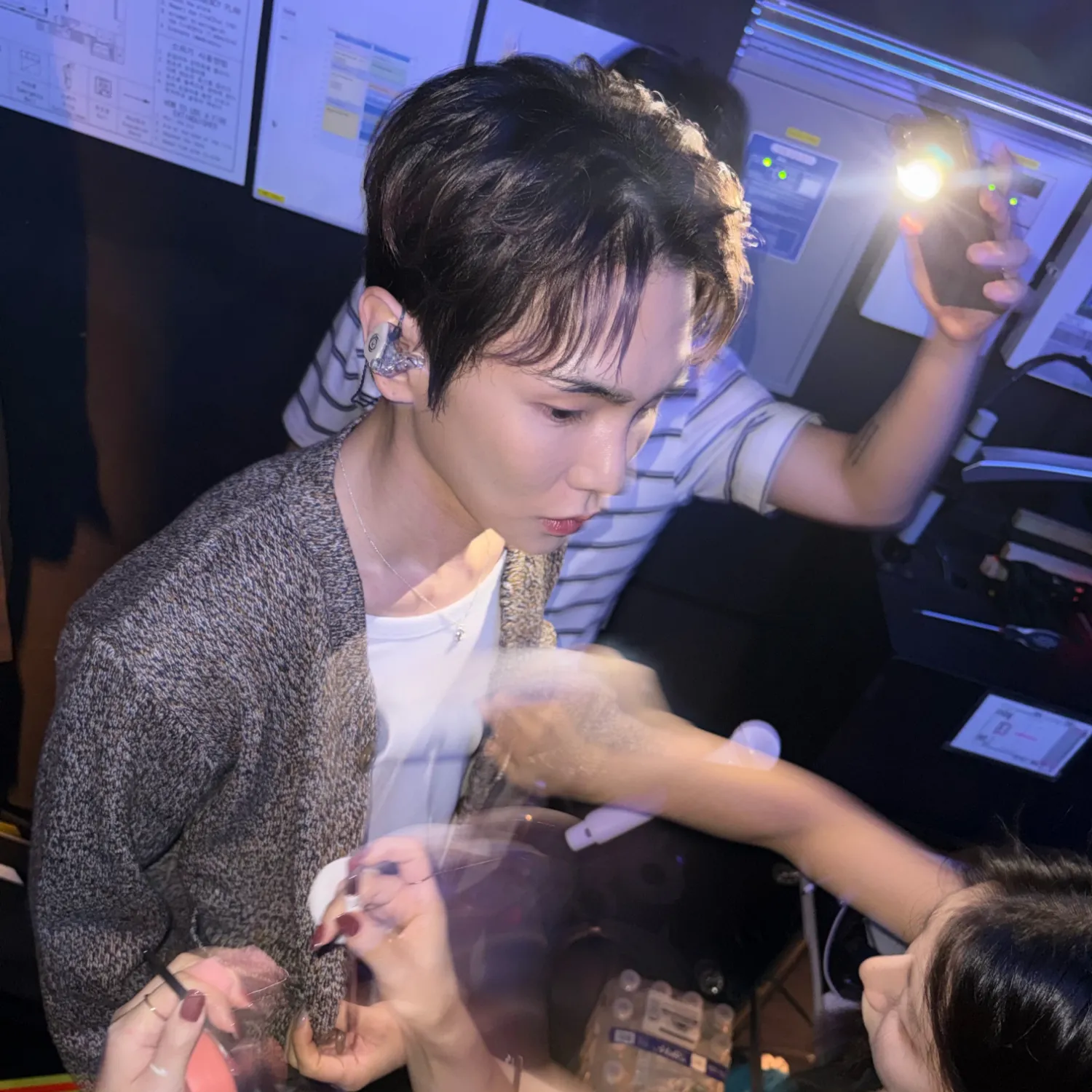 Behind-the-scenes cut of Key