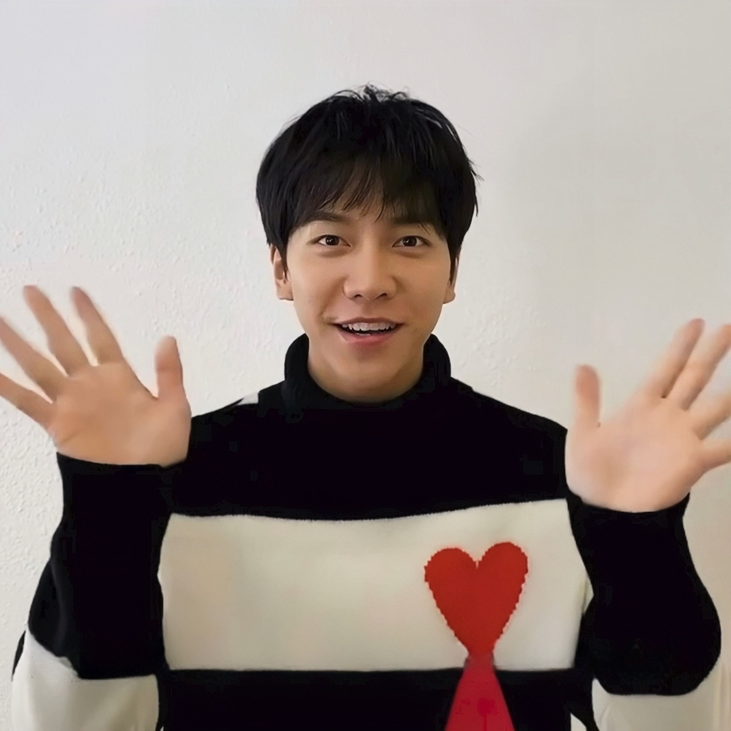 Latest photo of Lee Seunggi