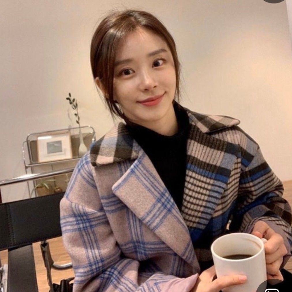 A moment captured by a fan of Lee Joobeen