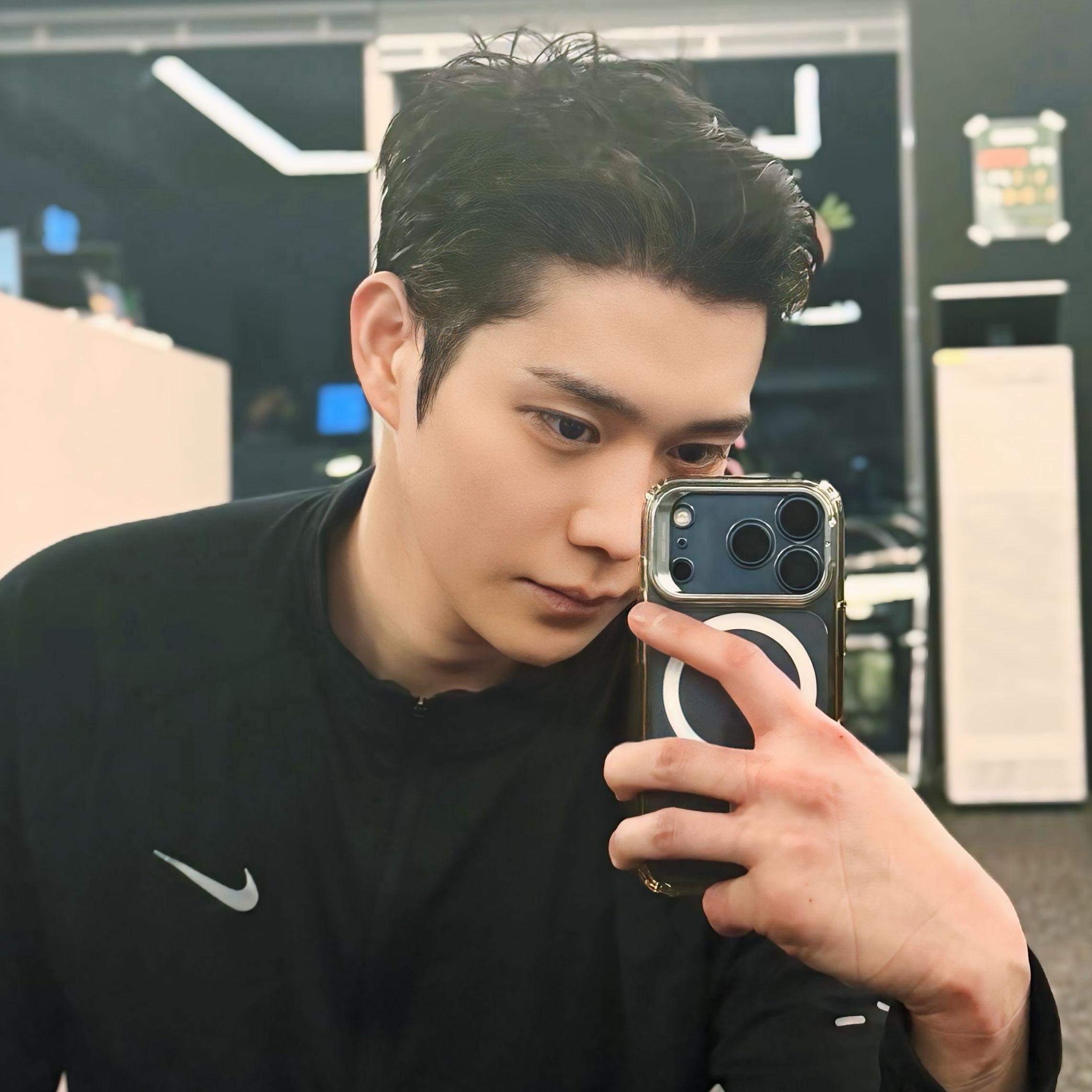 Behind-the-scenes cut of Kim Youngdae