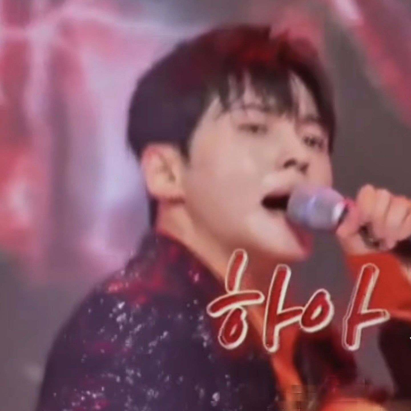 Behind-the-scenes cut of Seong Ri