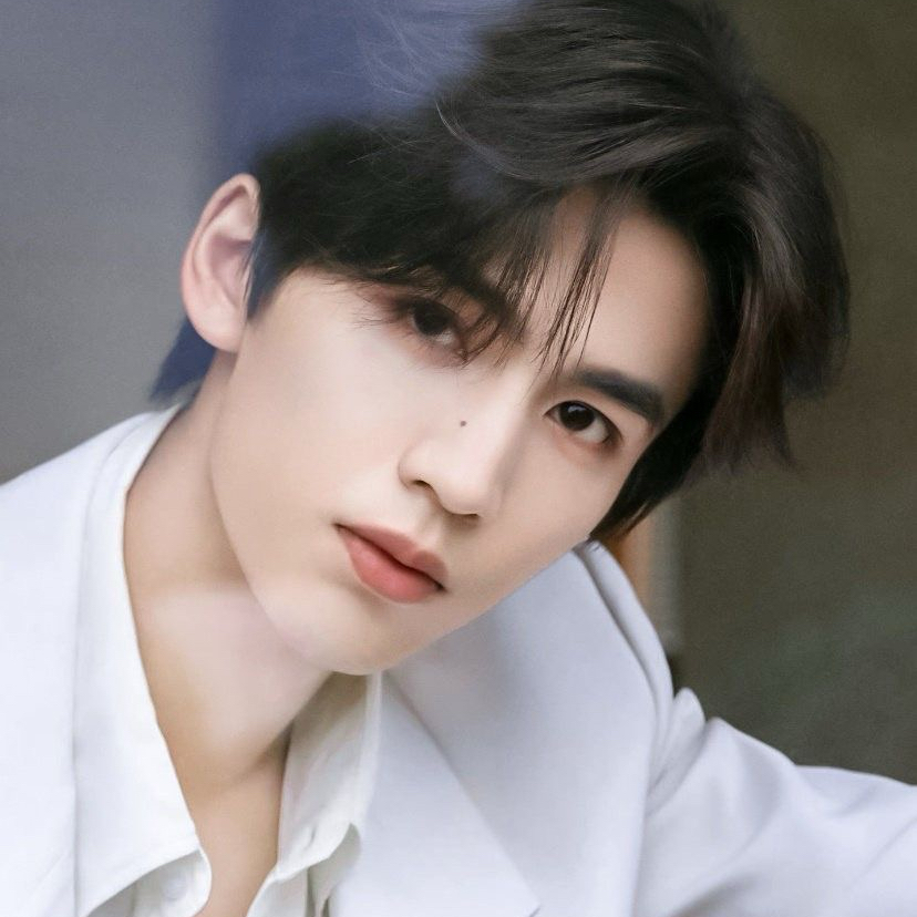 Recent activity shot of Zhang Linghe