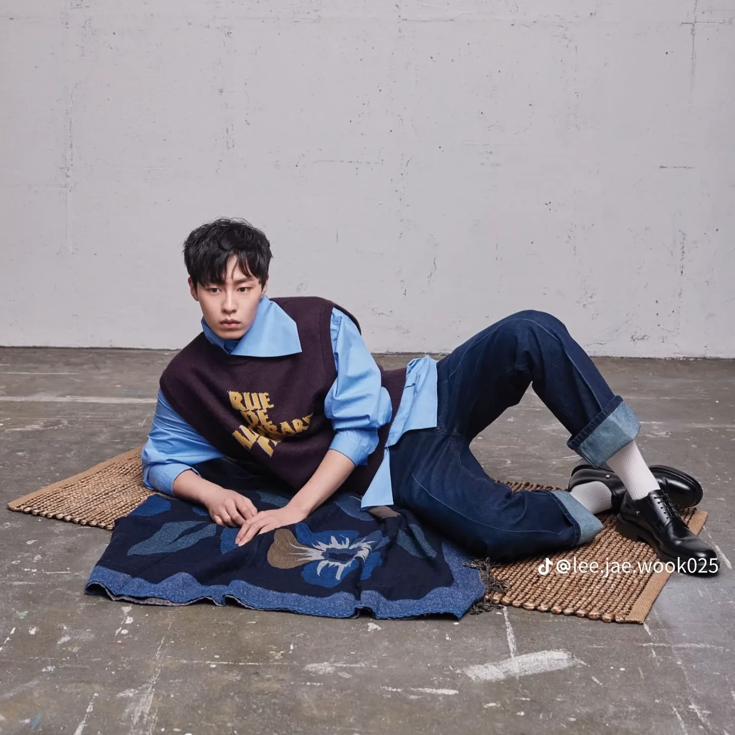 Recent activity shot of Lee Jaewook
