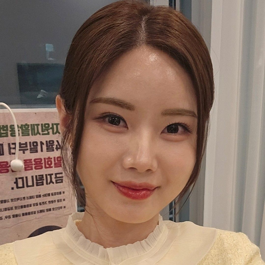 Recent activity shot of Bae Ahyeon