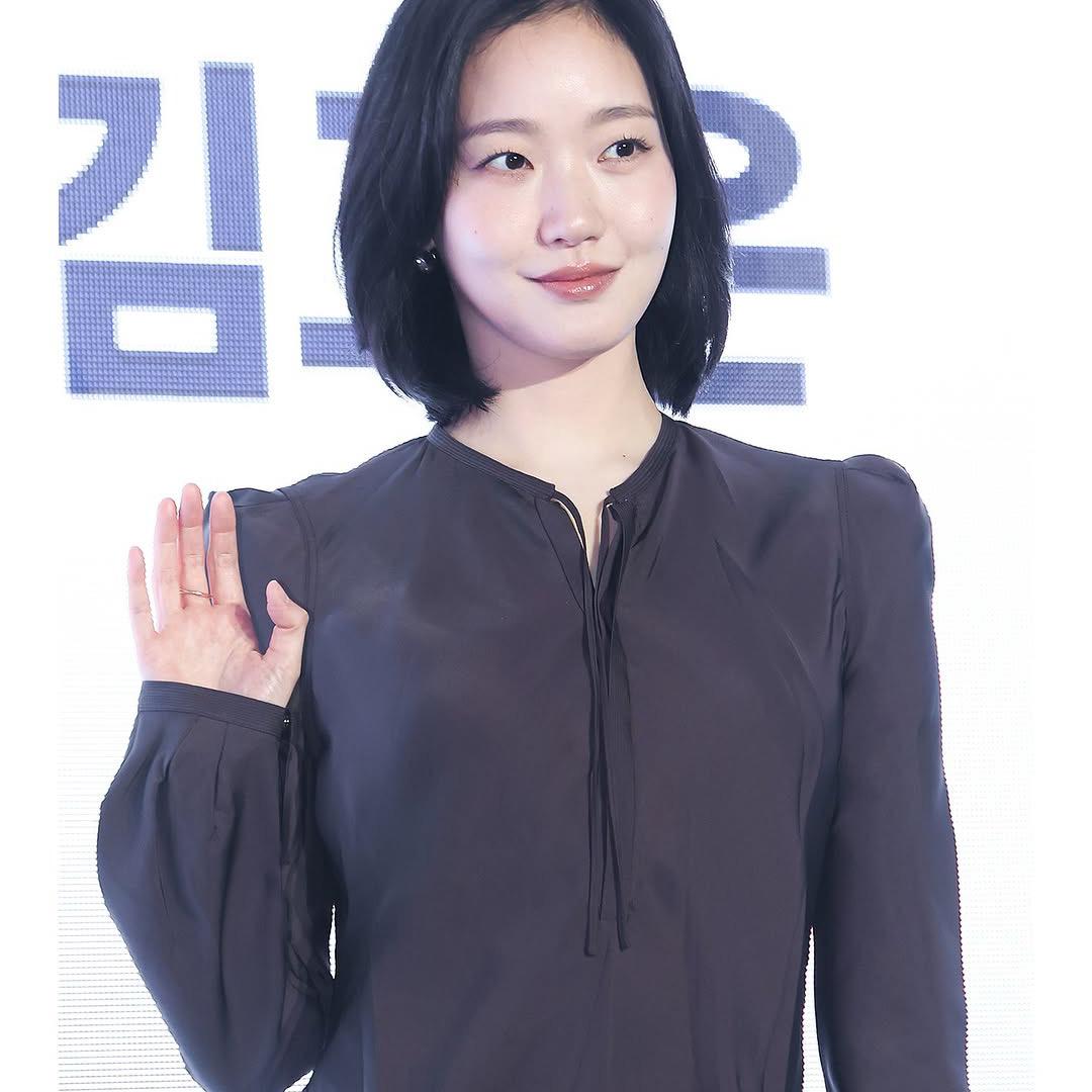 キム・ゴウンのビハインドカット