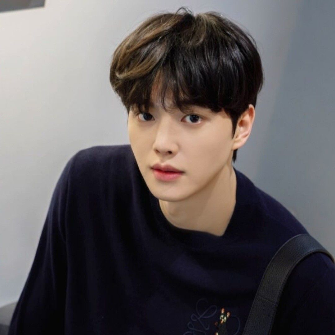 A moment captured by a fan of Song Kang