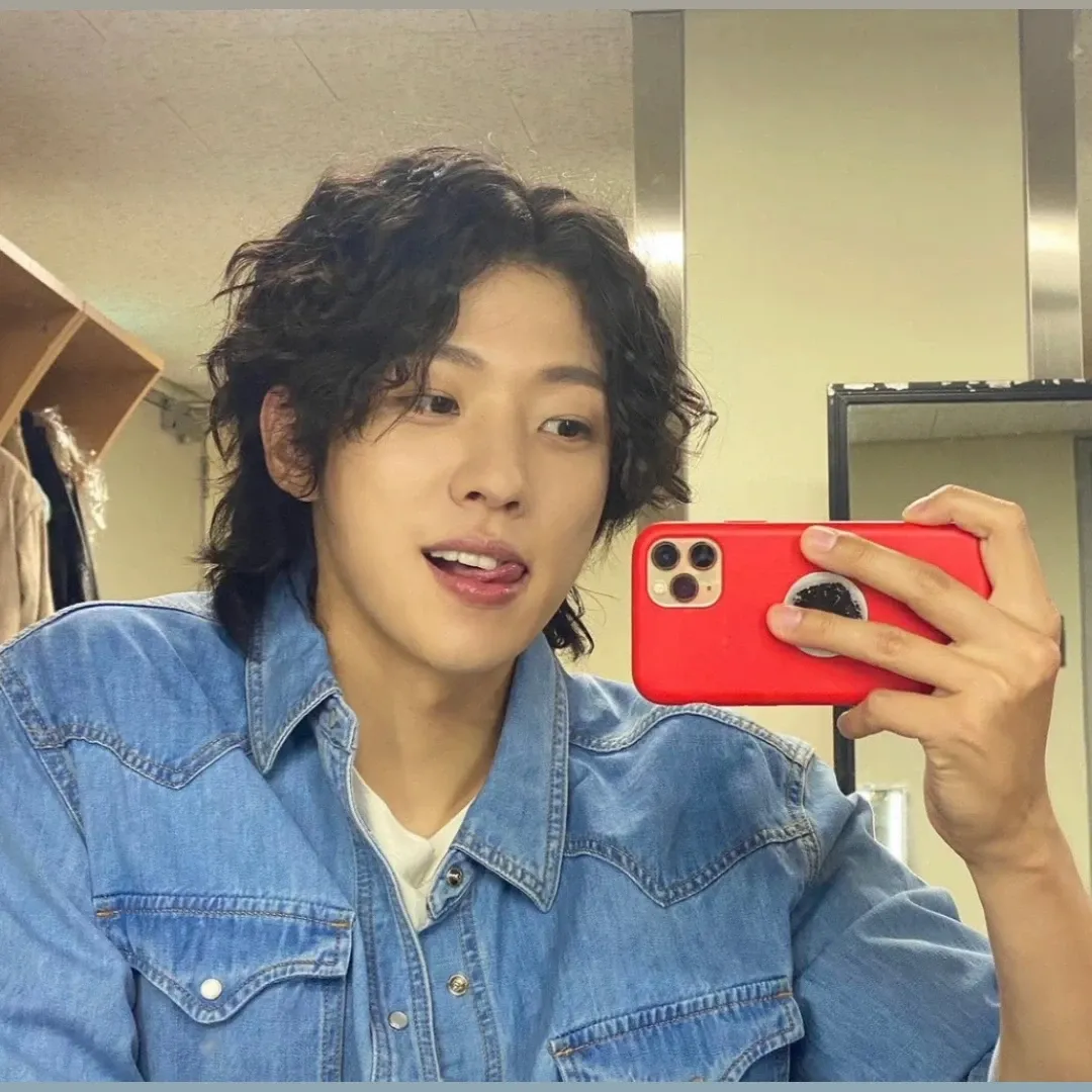 A moment captured by a fan of Lee Seongyeol