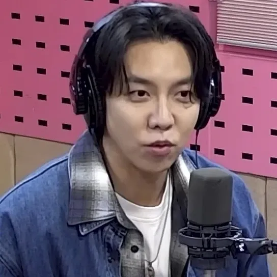 Foto terbaru dari Lee Seunggi