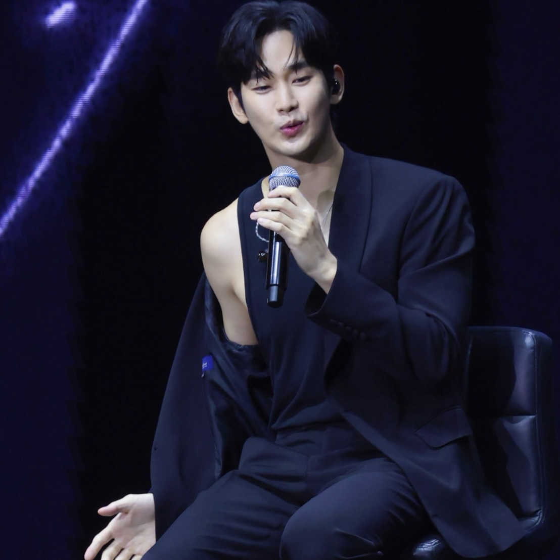 Recent activity shot of Kim Soohyun