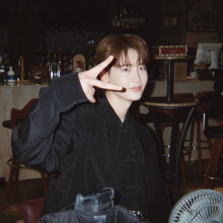 Recent activity shot of Lee Jongsuk