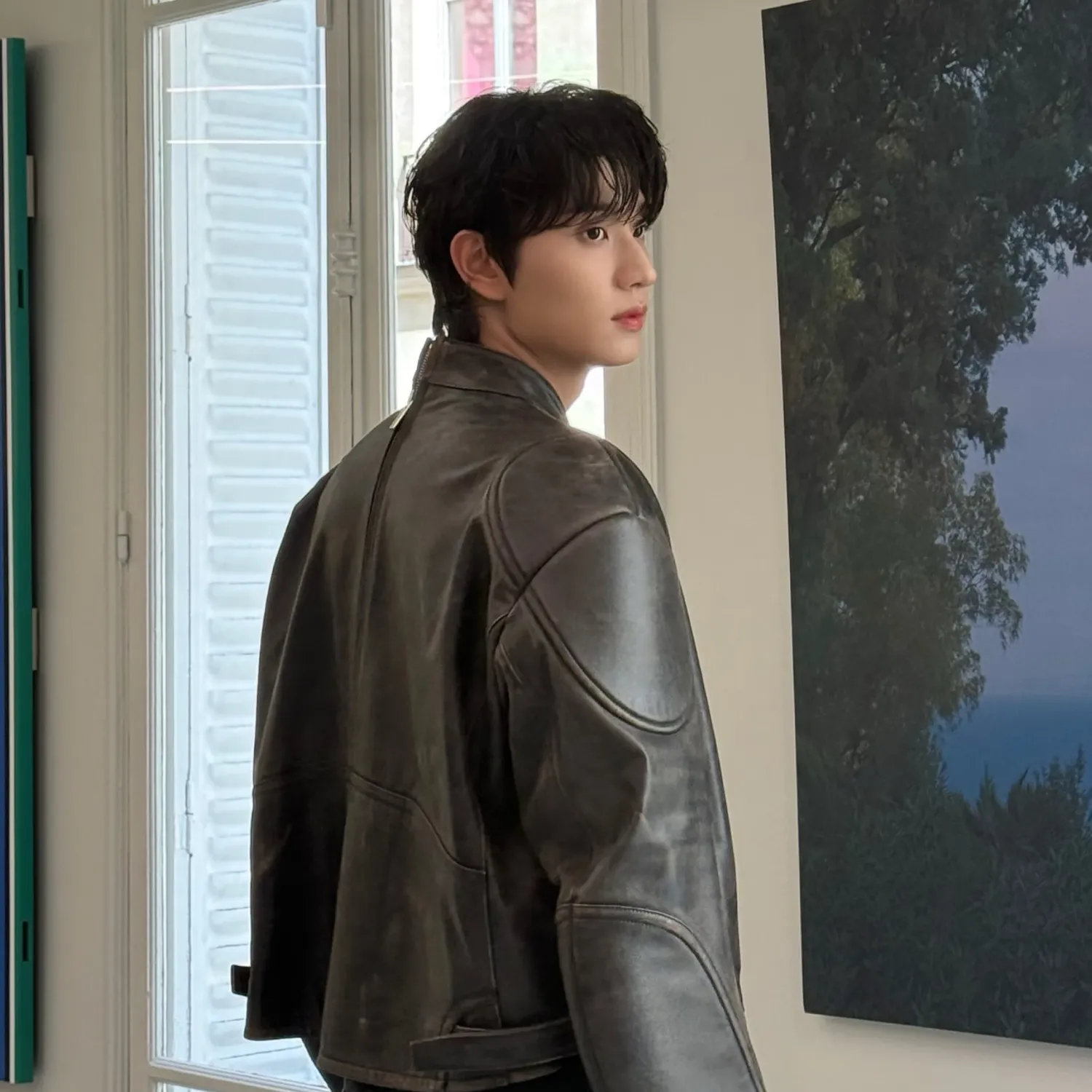 Behind-the-scenes cut of Kim Jaewon